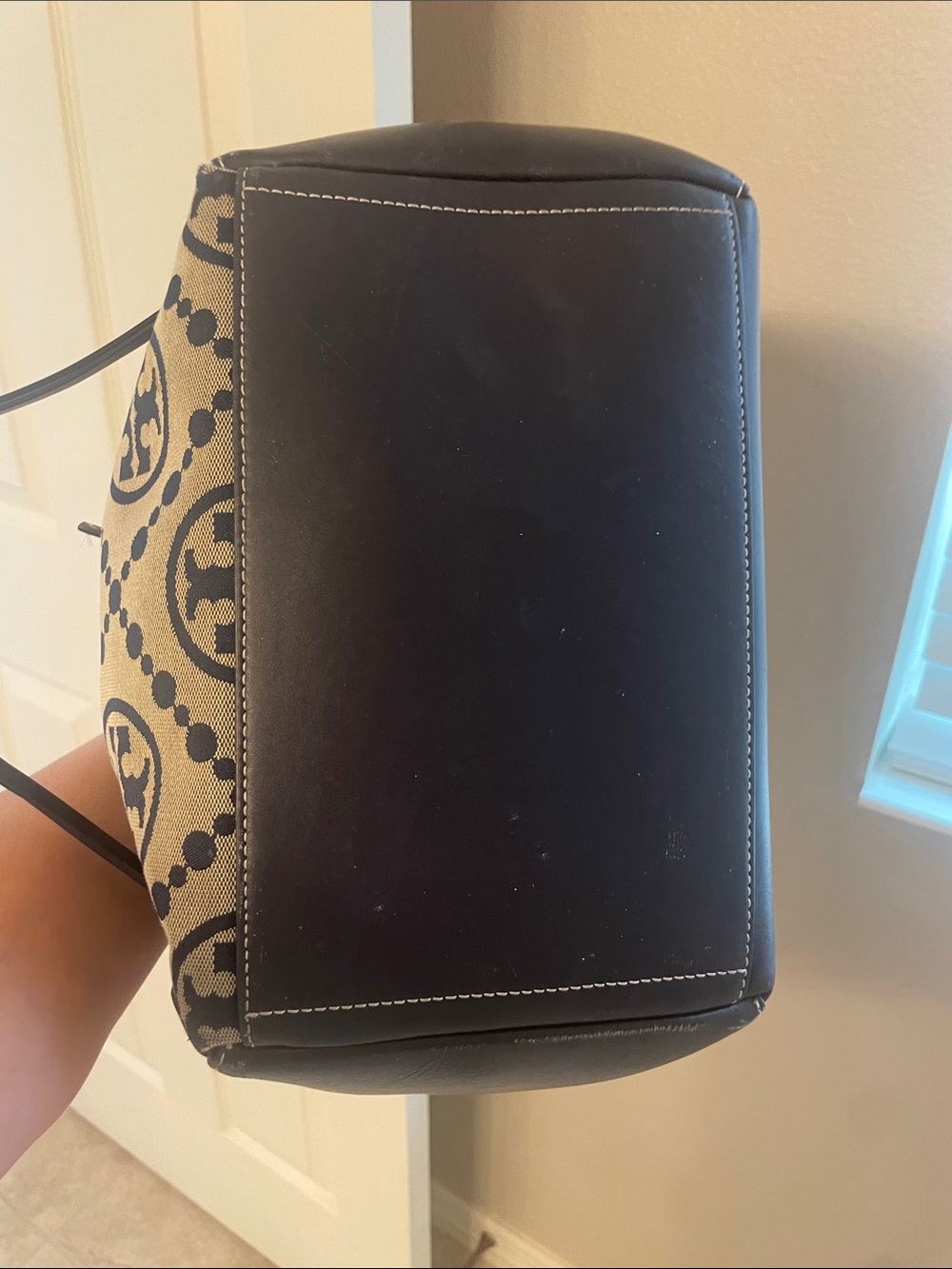 Tory Burch T Monogram Dragonfly Shoulder bag - Picture 15 of 16